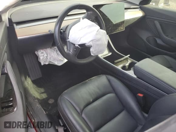 ✅ 2018 Tesla Model 3 Long Range Battery • VIN: 5YJ3E1EB6JF091440 • Lot: 83957885. Wystawiony na Copart z przebiegiem Nie podano. Bezpłatny archiwum sprzedaży aukcyjnych z USA i szczegółowy raport historii pojazdu na DreamBid. Zdjęcie 8.