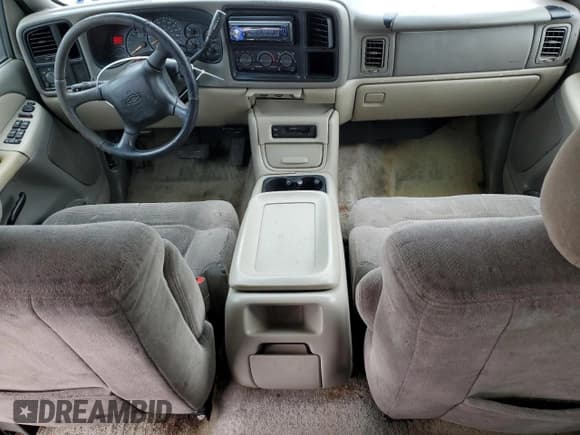 ✅ 2001 Chevrolet Suburban LS • VIN: 3GNEC16T11G166021 • Лот: 46062145. Опубликован ранее на Copart с пробегом 309 029 миль. Бесплатный доступ к архиву аукционных продаж из США и подробный отчёт об истории автомобиля на DreamBid. Изображение 8.