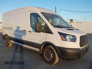 ✅ 2019 Ford Transit • VIN: 1FTBW2CM4KKB73058 • Lot: 43800917. Wystawiony na IAAI z przebiegiem 98 200 mil. Bezpłatny archiwum sprzedaży aukcyjnych z USA i szczegółowy raport historii pojazdu na DreamBid. Zdjęcie 1.