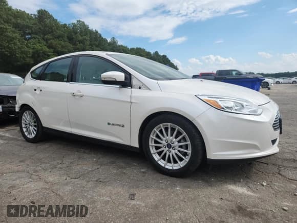 ✅ 2012 Ford Focus Electric • VIN: 1FAHP3R42CL442020 • Lot: 83999215. Wystawiony na Copart z przebiegiem 65 490 mil. Bezpłatny archiwum sprzedaży aukcyjnych z USA i szczegółowy raport historii pojazdu na DreamBid. Zdjęcie 4.