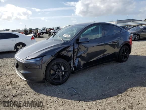 ✅ 2026 Tesla Model Y Long Range • VIN: 7SAYGDED2TF378699 • Lot: 86513325. Wystawiony na Copart z przebiegiem 4 069 mil. Bezpłatny archiwum sprzedaży aukcyjnych z USA i szczegółowy raport historii pojazdu na DreamBid. Zdjęcie 1.