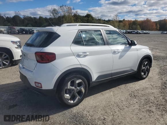 ✅ 2024 Hyundai Venue SEL • VIN: KMHRC8A30RU282728 • Lot: 76386264. Listed on Copart with 2,656 mi. Free auction sales archive from the USA and detailed vehicle history report at DreamBid. Image 3.