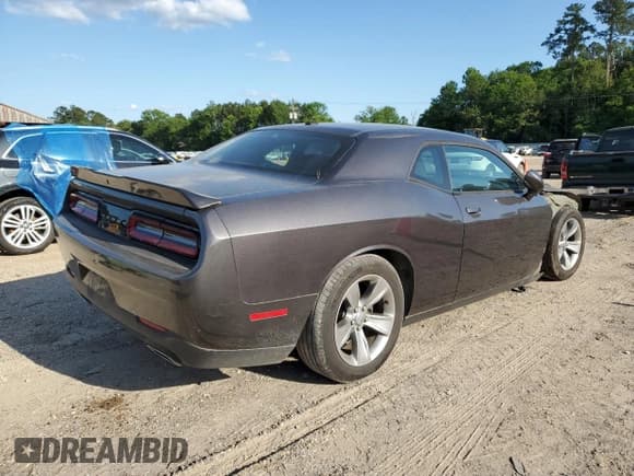 ✅ 2020 Dodge Challenger SXT • VIN: 2C3CDZAGXLH206576 • Lot: 49464743. Wystawiony na Copart z przebiegiem 17 007 mil. Bezpłatny archiwum sprzedaży aukcyjnych z USA i szczegółowy raport historii pojazdu na DreamBid. Zdjęcie 3.