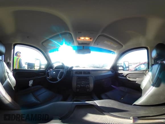 ✅ 2014 Chevrolet Silverado 2500HD LTZ • VIN: 1GC1KYC87EF135639 • Лот: 41490310. Опубликован ранее на IAAI с пробегом 201 405 миль. Бесплатный доступ к архиву аукционных продаж из США и подробный отчёт об истории автомобиля на DreamBid. Изображение 18.