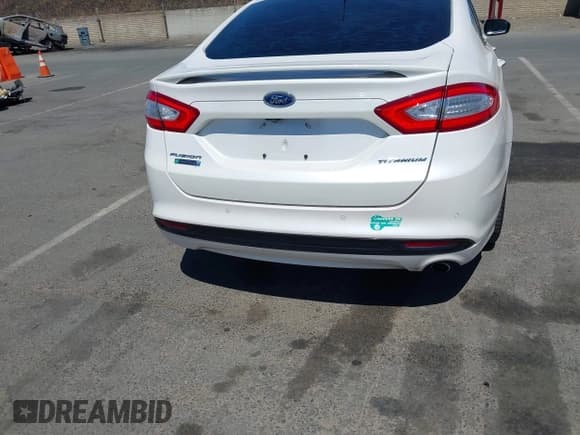 ✅ 2016 Ford Fusion Titanium • VIN: 3FA6P0SU2GR357508 • Lot: 42551834. Listed on IAAI with 177,425 mi. Free auction sales archive from the USA and detailed vehicle history report at DreamBid. Image 16.