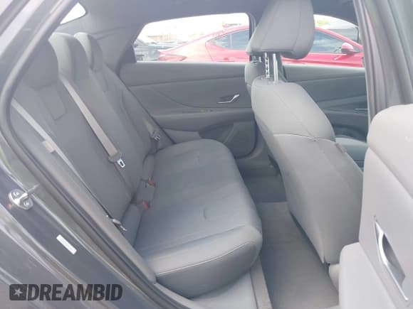 ✅ 2024 Hyundai Elantra SE • VIN: KMHLL4DG0RU784796 • Lot: 42354131. Wystawiony na IAAI z przebiegiem 20 784 mil. Bezpłatny archiwum sprzedaży aukcyjnych z USA i szczegółowy raport historii pojazdu na DreamBid. Zdjęcie 8.