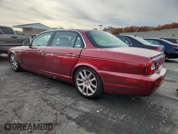 ✅ 2008 Jaguar XJ 8 LWB • VIN: SAJWA79B08SH21671 • Лот: 91092015. Опубликован ранее на Copart с пробегом 58 472 миль. Бесплатный доступ к архиву аукционных продаж из США и подробный отчёт об истории автомобиля на DreamBid. Изображение 2.
