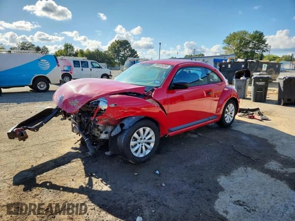 ✅ 2018 Volkswagen Beetle S • VIN: 3VWFD7AT0JM713394 • Lot: 85354345. Wystawiony na Copart z przebiegiem 73 621 mil. Bezpłatny archiwum sprzedaży aukcyjnych z USA i szczegółowy raport historii pojazdu na DreamBid. Zdjęcie 1.