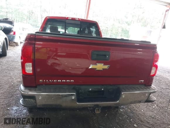 ✅ 2018 Chevrolet Silverado 1500 LTZ • VIN: 3GCUKSEC8JG173076 • Lot: 42737452. Wystawiony na IAAI z przebiegiem 75 188 mil. Bezpłatny archiwum sprzedaży aukcyjnych z USA i szczegółowy raport historii pojazdu na DreamBid. Zdjęcie 16.