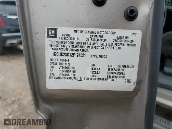 ✅ 2002 Chevrolet Silverado 2500HD LS • VIN: 1GCHC23G12F124521 • Lot: 54493345. Wystawiony na Copart z przebiegiem 223 108 mil. Bezpłatny archiwum sprzedaży aukcyjnych z USA i szczegółowy raport historii pojazdu na DreamBid. Zdjęcie 12.