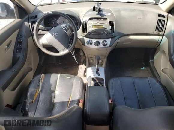 2008 Hyundai Elantra GLS z VIN KMHDU46D28U347403, wystawiony jako Copart lot #73865144 z przebiegiem 106 679 mil mil oraz Czysty tytuł • Clean title. Historia ofert i sprzedaży dostępna na DreamBid. Obrazek 8.