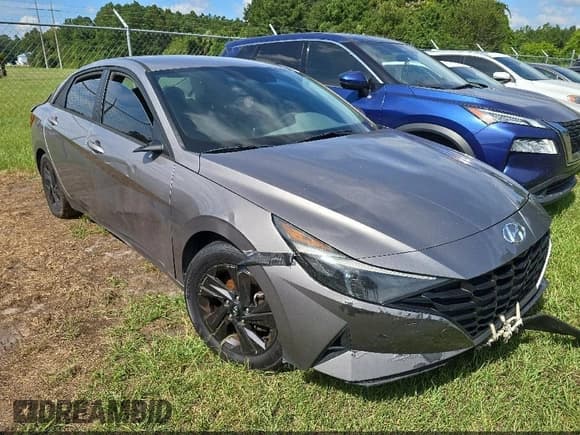 ✅ 2021 Hyundai Elantra SEL • VIN: KMHLM4AG7MU193388 • Lot: 43624587. Wystawiony na IAAI z przebiegiem Nie podano. Bezpłatny archiwum sprzedaży aukcyjnych z USA i szczegółowy raport historii pojazdu na DreamBid. Zdjęcie 1.