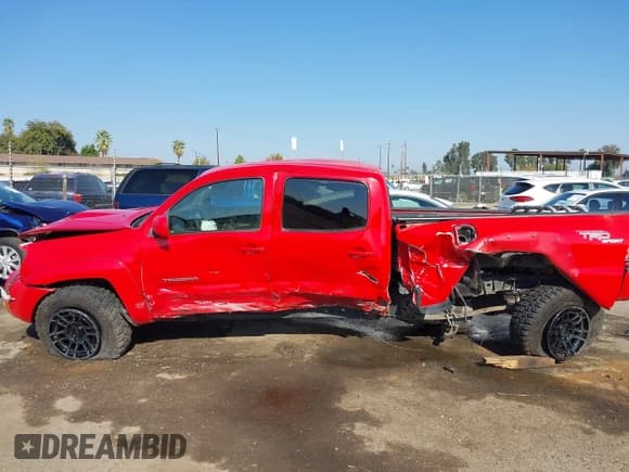 ✅ 2008 Toyota Tacoma PreRunner • VIN: 5TEKU72N98Z511765 • Lot: 43560318. Wystawiony na IAAI z przebiegiem 166 084 mil. Bezpłatny archiwum sprzedaży aukcyjnych z USA i szczegółowy raport historii pojazdu na DreamBid. Zdjęcie 15.