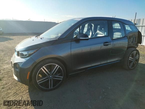 ✅ 2017 BMW i3 • VIN: WBY1Z8C54HV889656 • Lot: 71112132. Wystawiony na Copart z przebiegiem 70 384 mil. Bezpłatny archiwum sprzedaży aukcyjnych z USA i szczegółowy raport historii pojazdu na DreamBid. Zdjęcie 1.