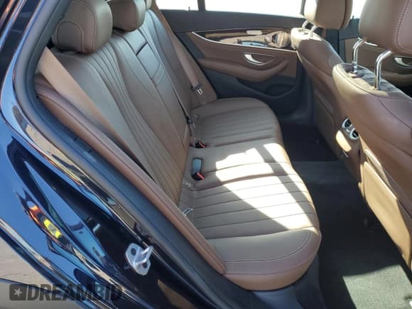 ✅ 2023 Mercedes-Benz E 450 • VIN: W1KZH6AB1PB155552 • Лот: 45599685. Опубликован ранее на Copart с пробегом 22 607 миль. Бесплатный доступ к архиву аукционных продаж из США и подробный отчёт об истории автомобиля на DreamBid. Изображение 10.