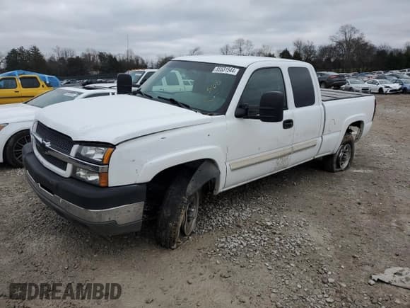 ✅ 2003 Chevrolet Silverado 2500HD LS • VIN: 1GCHC29U03E371453 • Lot: 85531544. Wystawiony na Copart z przebiegiem 149 837 mil. Bezpłatny archiwum sprzedaży aukcyjnych z USA i szczegółowy raport historii pojazdu na DreamBid. Zdjęcie 1.