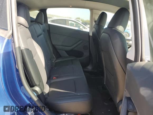 ✅ 2024 Tesla Model Y Long Range • VIN: 7SAYGDEE5RA266395 • Лот: 84393875. Опубликован ранее на Copart с пробегом 2 658 миль. Бесплатный доступ к архиву аукционных продаж из США и подробный отчёт об истории автомобиля на DreamBid. Изображение 11.