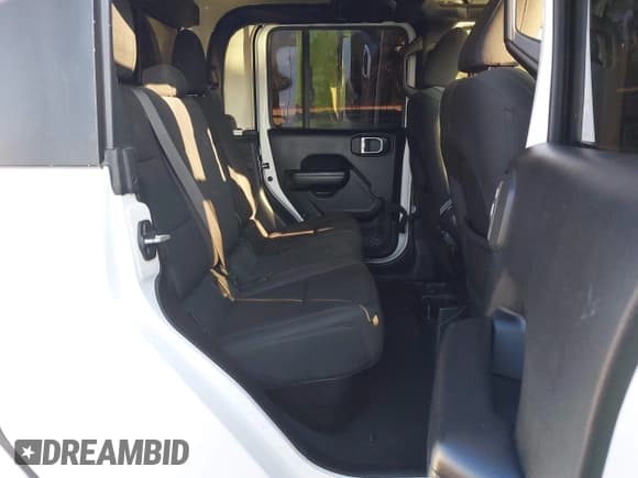 ✅ 2020 Jeep Gladiator Sport S • VIN: 1C6JJTAG4LL109568 • Lot: 43367622. Wystawiony na IAAI z przebiegiem 63 510 mil. Bezpłatny archiwum sprzedaży aukcyjnych z USA i szczegółowy raport historii pojazdu na DreamBid. Zdjęcie 8.