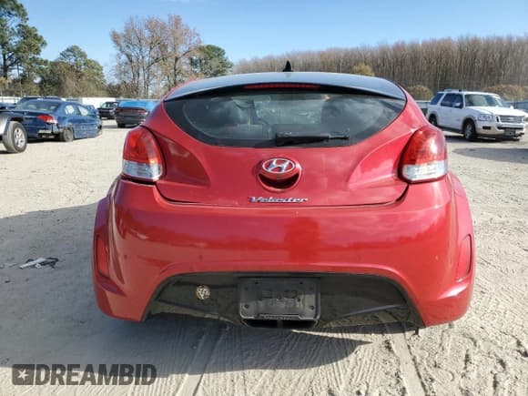 ✅ 2013 Hyundai Veloster w/Gray Int • VIN: KMHTC6AD7DU122924 • Lot: 83665054. Wystawiony na Copart z przebiegiem 98 270 mil. Bezpłatny archiwum sprzedaży aukcyjnych z USA i szczegółowy raport historii pojazdu na DreamBid. Zdjęcie 6.