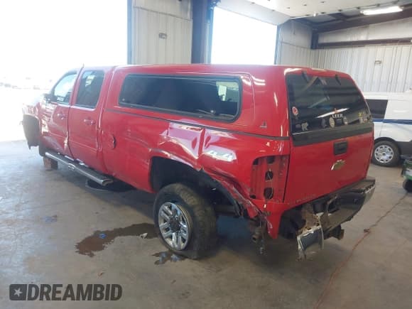 ✅ 2011 Chevrolet Silverado 2500HD LTZ • VIN: 1GC1KYC89BF206559 • Lot: 42639694. Listed on IAAI with 127,697 mi. Free auction sales archive from the USA and detailed vehicle history report at DreamBid. Image 3.