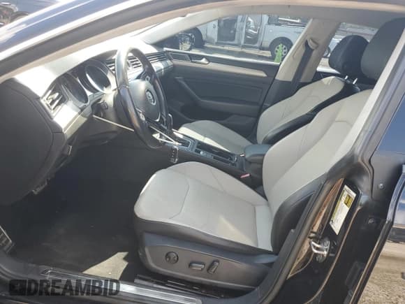 ✅ 2020 Volkswagen Arteon SE • VIN: WVWBR7AN7LE012218 • Lot: 68979595. Listed on Copart with 101,180 mi. Free auction sales archive from the USA and detailed vehicle history report at DreamBid. Image 7.