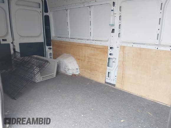✅ 2014 Ram ProMaster Cargo • VIN: 3C6TRVDG8EE107164 • Lot: 41074215. Wystawiony na IAAI z przebiegiem 71 158 mil. Bezpłatny archiwum sprzedaży aukcyjnych z USA i szczegółowy raport historii pojazdu na DreamBid. Zdjęcie 8.