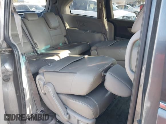 ✅ 2011 Honda Odyssey EX-L • VIN: 5FNRL5H63BB052585 • Lot: 43809942. Listed on IAAI with 224,917 mi. Free auction sales archive from the USA and detailed vehicle history report at DreamBid. Image 8.