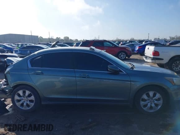 ✅ 2008 Honda Accord EX-L • VIN: 1HGCP26828A162219 • Lot: 41208788. Wystawiony na IAAI z przebiegiem 243 006 mil. Bezpłatny archiwum sprzedaży aukcyjnych z USA i szczegółowy raport historii pojazdu na DreamBid. Zdjęcie 13.