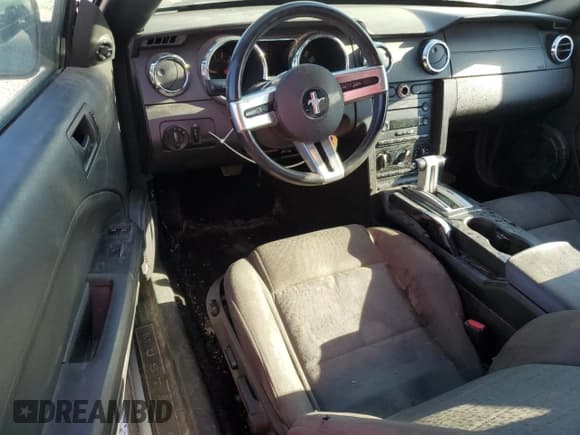 ✅ 2005 Ford Mustang Deluxe • VIN: 1ZVFT84N255259778 • Lot: 86085855. Listed on Copart with 201,220 mi. Free auction sales archive from the USA and detailed vehicle history report at DreamBid. Image 8.