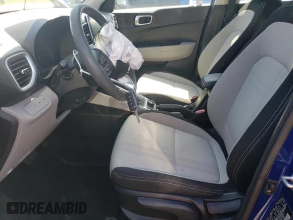 ✅ 2020 Hyundai Venue SEL • VIN: KMHRC8A30LU018500 • Lot: 54141175. Listed on Copart with 42,945 mi. Free auction sales archive from the USA and detailed vehicle history report at DreamBid. Image 7.