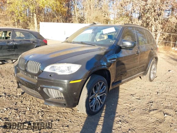 ✅ 2013 BMW X5 M • VIN: 5YMGY0C55DLL15645 • Lot: 40809601. Wystawiony na IAAI z przebiegiem 67 956 mil. Bezpłatny archiwum sprzedaży aukcyjnych z USA i szczegółowy raport historii pojazdu na DreamBid. Zdjęcie 18.