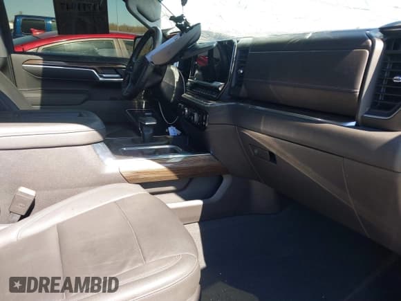 ✅ 2022 Chevrolet Silverado 1500 LT Trail Boss • VIN: 3GCUDFED3NG621160 • Lot: 41711947. Wystawiony na IAAI z przebiegiem 49 383 mil. Bezpłatny archiwum sprzedaży aukcyjnych z USA i szczegółowy raport historii pojazdu na DreamBid. Zdjęcie 5.