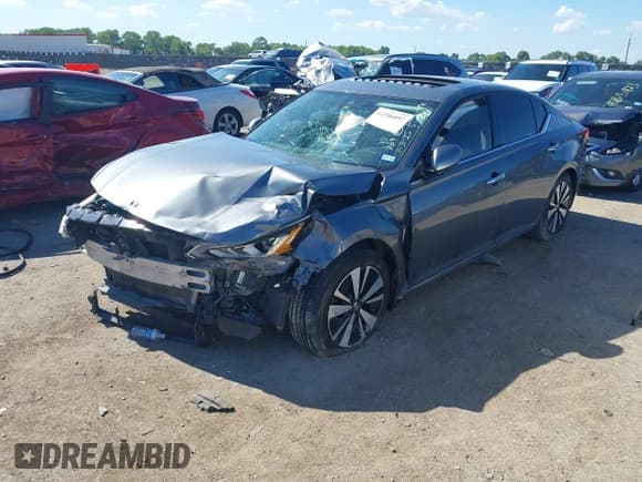 ✅ 2019 Nissan Altima SV • VIN: 1N4BL4DV3KC136479 • Lot: 42906892. Listed on IAAI with 115,379 mi. Free auction sales archive from the USA and detailed vehicle history report at DreamBid. Image 17.