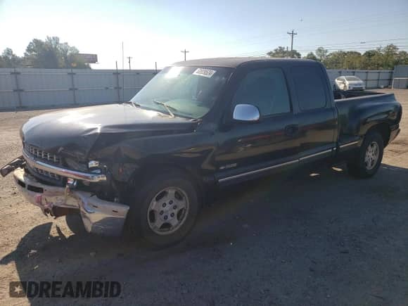 ✅ 2000 Chevrolet Silverado 1500 LS • VIN: 2GCEC19T7Y1374850 • Lot: 68929524. Wystawiony na Copart z przebiegiem 426 938 mil mil. Skorzystaj z bezpłatnego archiwum sprzedaży aukcyjnych z USA i zobacz szczegółowy raport historii pojazdu na DreamBid. Zdjęcie 1.