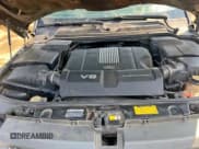 ✅ 2012 Land Rover Range Rover • VIN: SALAH2E37CA729189 • Lot: 86528035. Wystawiony na Copart z przebiegiem 108 413 mil. Bezpłatny archiwum sprzedaży aukcyjnych z USA i szczegółowy raport historii pojazdu na DreamBid. Zdjęcie 7.