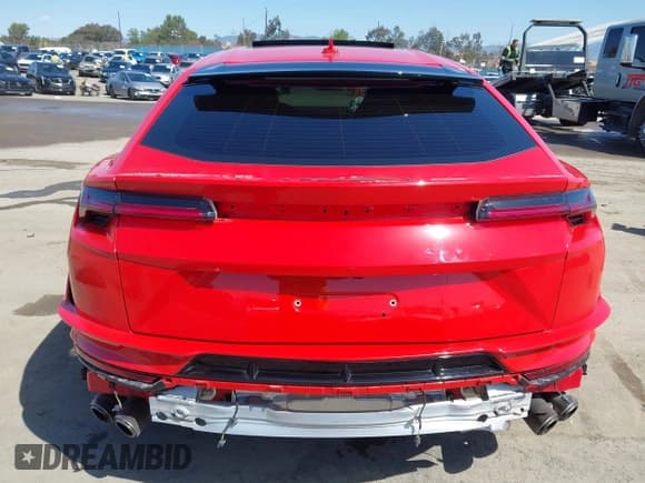 ✅ 2024 Lamborghini Urus Performante • VIN: ZPBUC3ZL6RLA29238 • Lot: 41966435. Listed on IAAI with 6,927 mi. Free auction sales archive from the USA and detailed vehicle history report at DreamBid. Image 17.