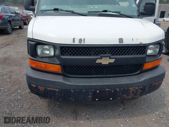 ✅ 2011 Chevrolet Express Cargo • VIN: 1GCWGFCA8B1135785 • Lot: 42904485. Listed on IAAI with 193,162 mi. Free auction sales archive from the USA and detailed vehicle history report at DreamBid. Image 6.
