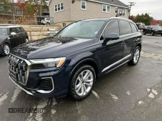 ✅ 2025 Audi Q7 Premium • VIN: WA1ACBF78SD003214 • Lot: 90886375. Wystawiony na Copart z przebiegiem 19 681 mil. Bezpłatny archiwum sprzedaży aukcyjnych z USA i szczegółowy raport historii pojazdu na DreamBid. Zdjęcie 1.