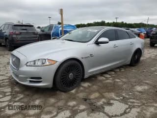 ✅ 2013 Jaguar XJ • VIN: SAJWJ1CD2D8V48912 • Lot: 65168535. Wystawiony na Copart z przebiegiem 86 234 mil. Bezpłatny archiwum sprzedaży aukcyjnych z USA i szczegółowy raport historii pojazdu na DreamBid. Zdjęcie 1.
