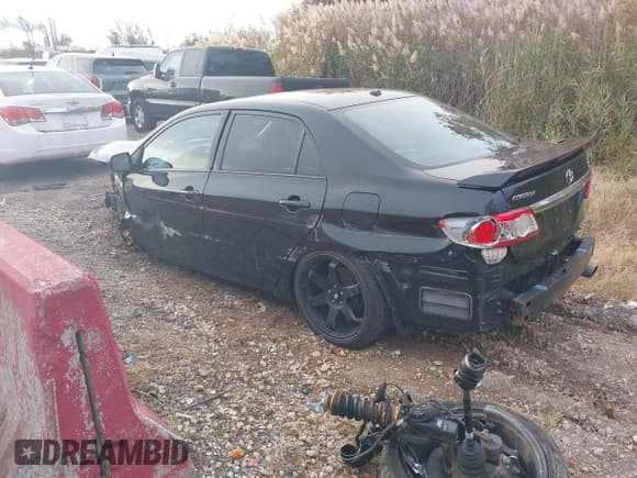 ✅ 2013 Toyota Corolla L • VIN: 2T1BU4EE7DC108698 • Lot: 43640717. Listed on IAAI with 126,835 mi. Free auction sales archive from the USA and detailed vehicle history report at DreamBid. Image 3.