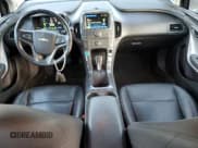 ✅ 2013 Chevrolet Volt • VIN: 1G1RB6E41DU120249 • Lot: 86553774. Wystawiony na Copart z przebiegiem 76 346 mil. Bezpłatny archiwum sprzedaży aukcyjnych z USA i szczegółowy raport historii pojazdu na DreamBid. Zdjęcie 8.