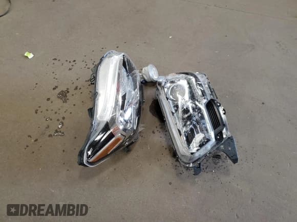 ✅ 2020 Toyota Tacoma TRD Off Road • VIN: 3TMCZ5AN0LM351860 • Lot: 71454185. Listed on Copart with 22,876 mi. Free auction sales archive from the USA and detailed vehicle history report at DreamBid. Image 12.