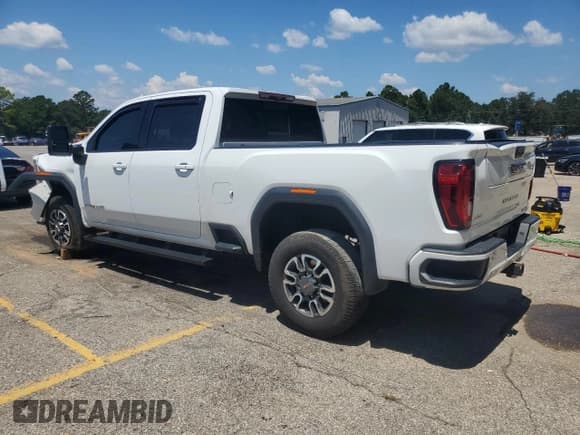 ✅ 2021 GMC Sierra 2500HD AT4 • VIN: 1GT49PE78MF246772 • Lot: 69362115. Wystawiony na Copart z przebiegiem 116 437 mil. Bezpłatny archiwum sprzedaży aukcyjnych z USA i szczegółowy raport historii pojazdu na DreamBid. Zdjęcie 2.