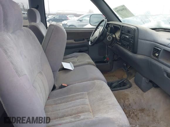 ✅ 1997 Dodge 1500 • VIN: 1B7HF13Z7VJ613610 • Lot: 43844598. Wystawiony na IAAI z przebiegiem 77 142 mil. Bezpłatny archiwum sprzedaży aukcyjnych z USA i szczegółowy raport historii pojazdu na DreamBid. Zdjęcie 5.