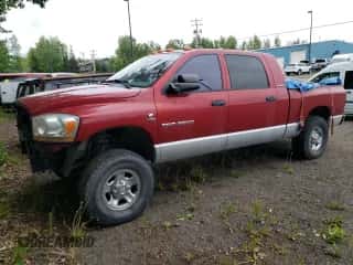 2006 Dodge 3500 SLT z VIN 3D7LX39C96G159374, wystawiony jako Copart lot #59817365 z przebiegiem Nie podano mil oraz Czysty tytuł • Clean title. Historia ofert i sprzedaży dostępna na DreamBid. Obrazek 1.