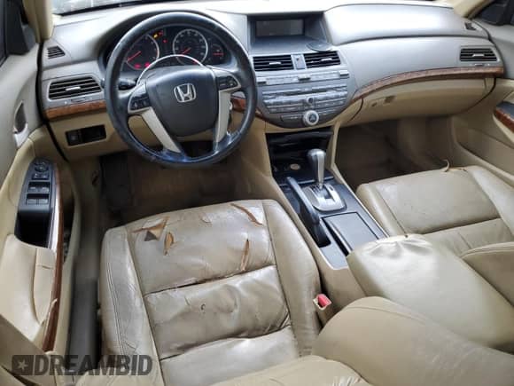 2009 Honda Accord EX-L z VIN 1HGCP36839A041836, wystawiony jako Copart lot #90903735 z przebiegiem 262 796 mil mil oraz Czysty tytuł • Clean title. Historia ofert i sprzedaży dostępna na DreamBid. Obrazek 8.