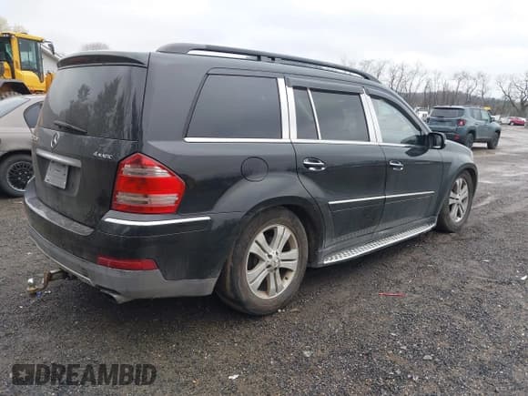 ✅ 2007 Mercedes-Benz GL 450 • VIN: 4JGBF22E97A243575 • Lot: 42009876. Listed on IAAI with 178,680 mi. Free auction sales archive from the USA and detailed vehicle history report at DreamBid. Image 4.
