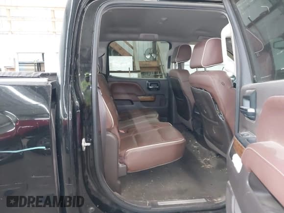 ✅ 2015 Chevrolet Silverado 1500 High Country • VIN: 3GCUKTEJXFG290752 • Лот: 41412988. Опубликован ранее на IAAI с пробегом 160 000 миль. Бесплатный доступ к архиву аукционных продаж из США и подробный отчёт об истории автомобиля на DreamBid. Изображение 8.