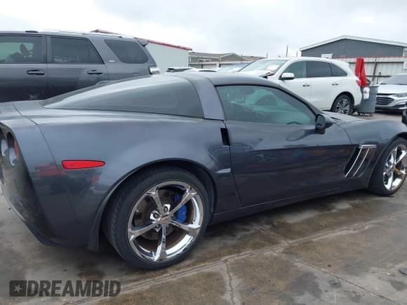✅ 2013 Chevrolet Corvette Grand Sport 3LT • VIN: 1G1YW2DW0D5100841 • Лот: 41401339. Опубликован ранее на IAAI с пробегом 137 995 миль. Бесплатный доступ к архиву аукционных продаж из США и подробный отчёт об истории автомобиля на DreamBid. Изображение 14.
