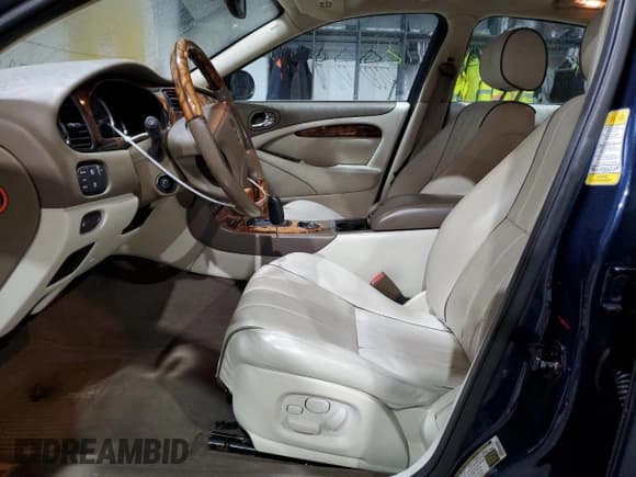 ✅ 2006 Jaguar S-Type 4.2 • VIN: SAJWA01B56HN62852 • Лот: 83046344. Опубликован ранее на Copart с пробегом 142 323 миль. Бесплатный доступ к архиву аукционных продаж из США и подробный отчёт об истории автомобиля на DreamBid. Изображение 7.